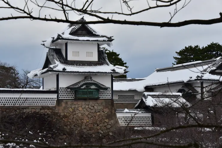 回首遙望石川門