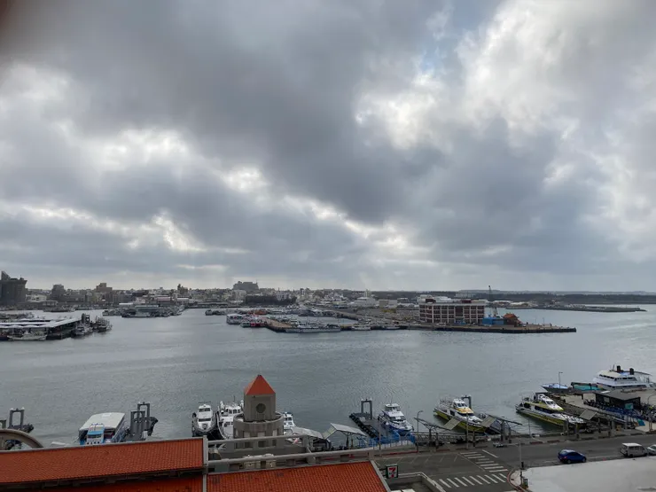 早上從飯店看出去的海景