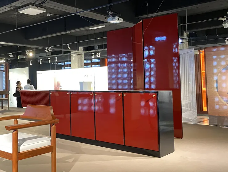 虹盧的雙面矮櫃與屏風