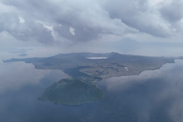 塔阿爾火山空拍(Zeric Huang 攝)