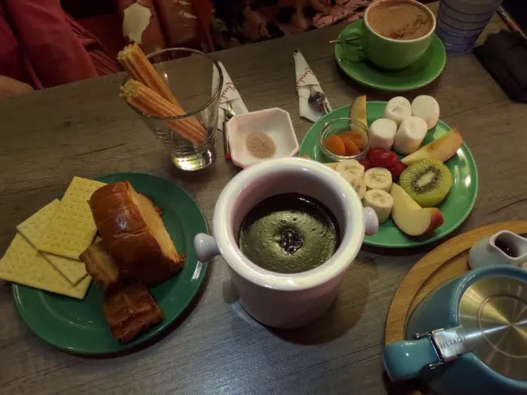 60%黑巧克力鍋，可惜是手機壞掉前拍的照片，只救得回來這種畫質