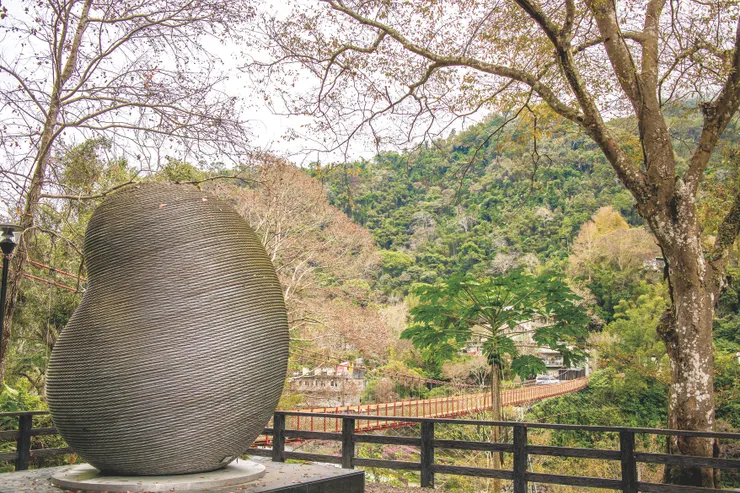 清泉吊橋《蛹生》