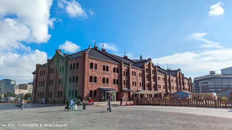 紅磚倉庫：昔時為保稅倉庫，至今仍保有歐式紅磚的歷史建築。