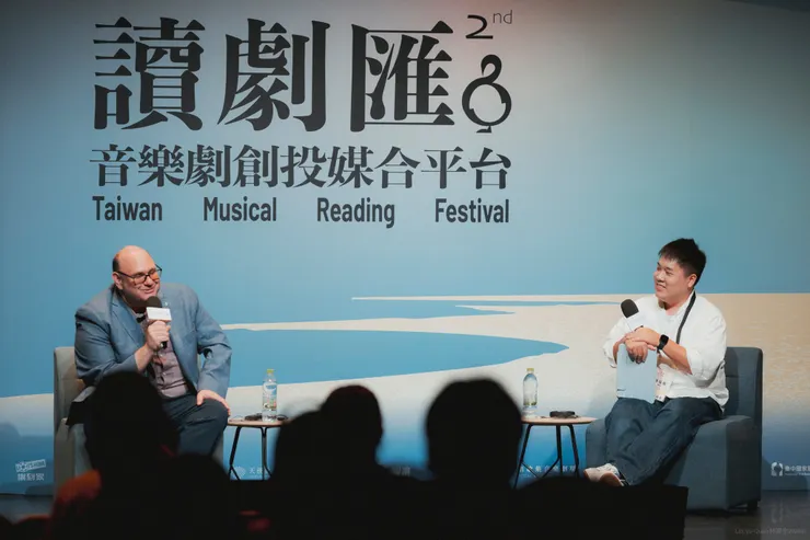 左邊是Come From Away的製作人Michael，右邊是勸世三姐妹的製作人林易衡