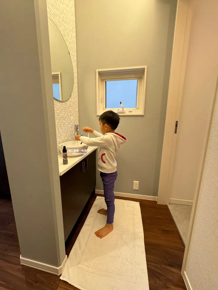 洗手台的高度都非常友善適合五歲孩子。