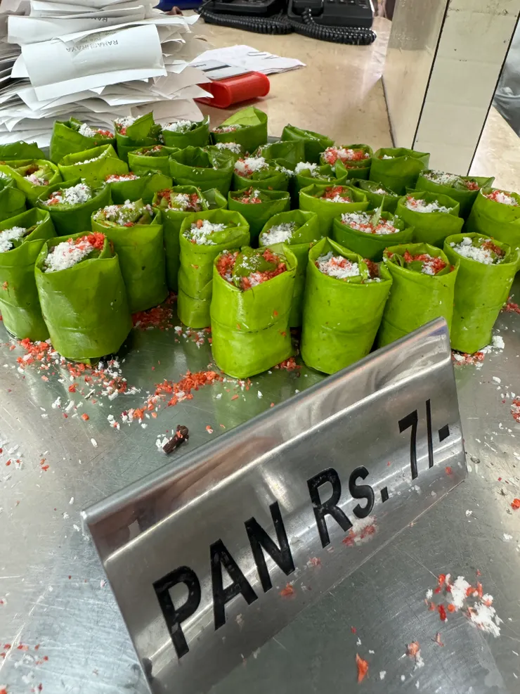 Pan 是印度檳榔,吃一口印度盡在你口中