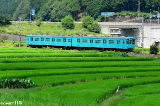 105系以兩輛為一編組，右端為駕駛動力車クモハ105-505