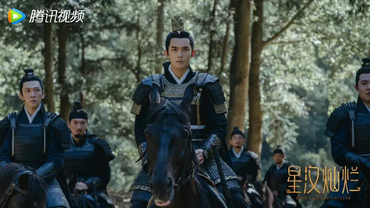 左邊的隨從阿起，是穿越火線裡的哪吒，與吳磊再度成為戰友！