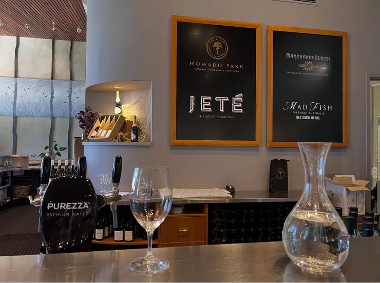 還好有這個吧枱賣著酒,不然真的以為走錯地方了