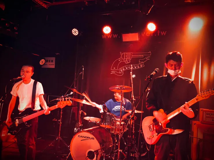 2022年，孝順一族於Revolver參與的「牛棚清空」活動