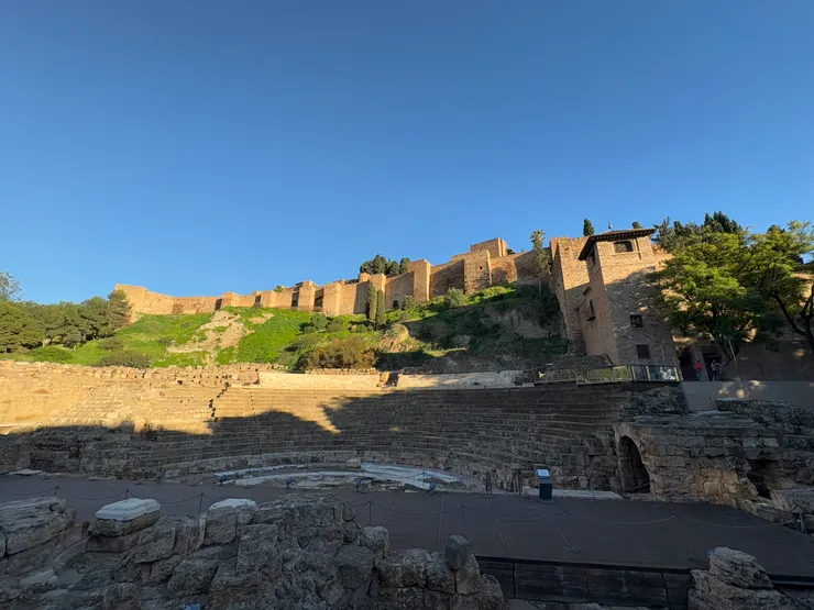 古羅馬露天劇場(Teatro Romano)