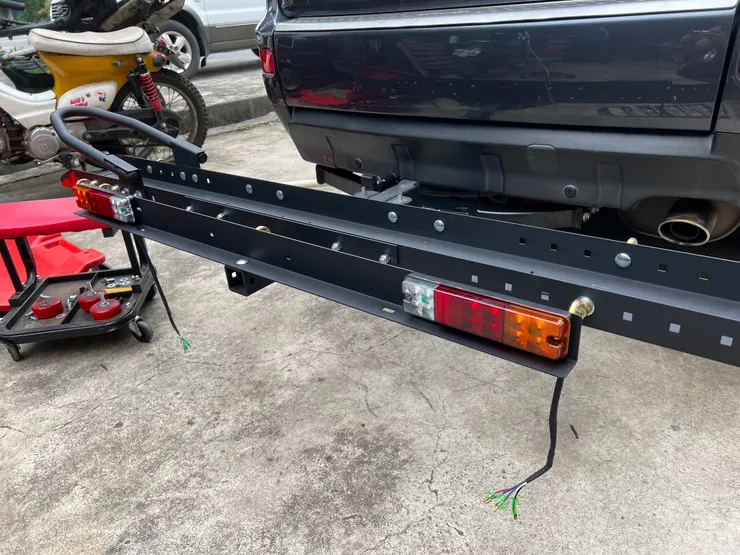 後方剎車燈、方向燈、倒車燈拉線