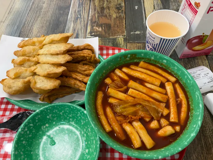 辣炒年糕的套餐(신대장떡볶이)