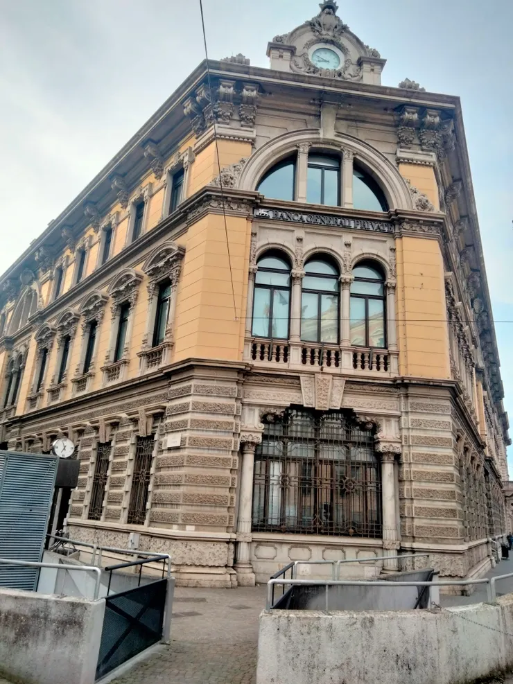 帕多瓦車站附近的金融機構建築物