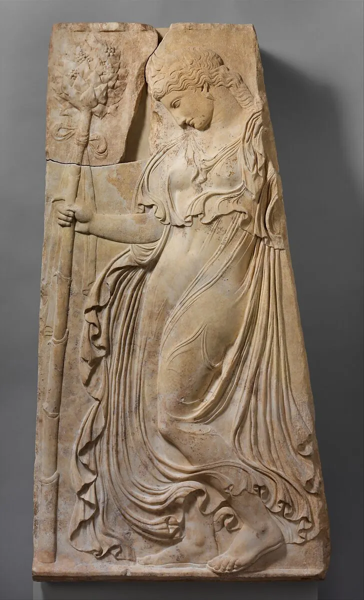 Marble relief with a dancing maenad（照片出自紐約大都會博物館）
