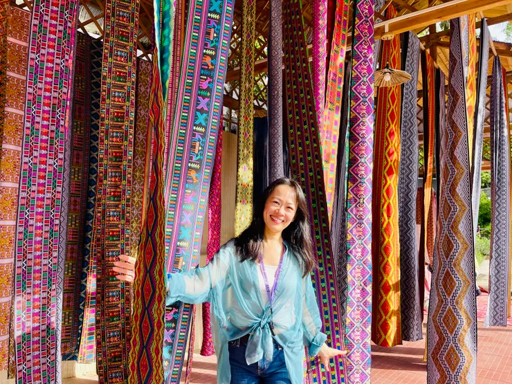 與美麗的黎錦合影