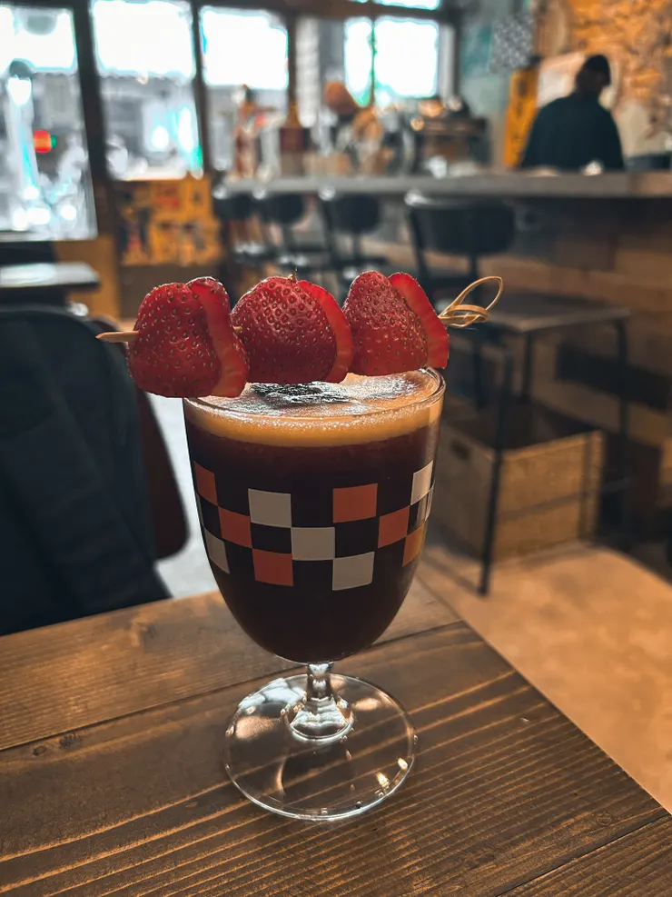 草莓冰美式