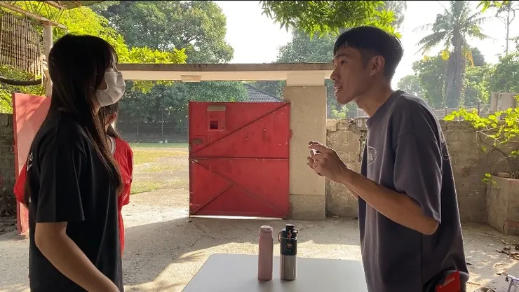 你小時候的秘密基地是？公園...嘿嘿～同學，你真是「平易近人」啊😅😅