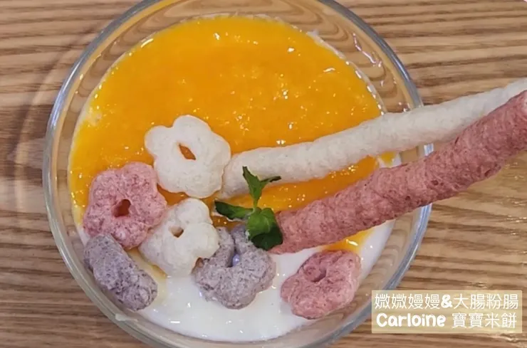 優格芒果泥搭配佩米花、佩米餅