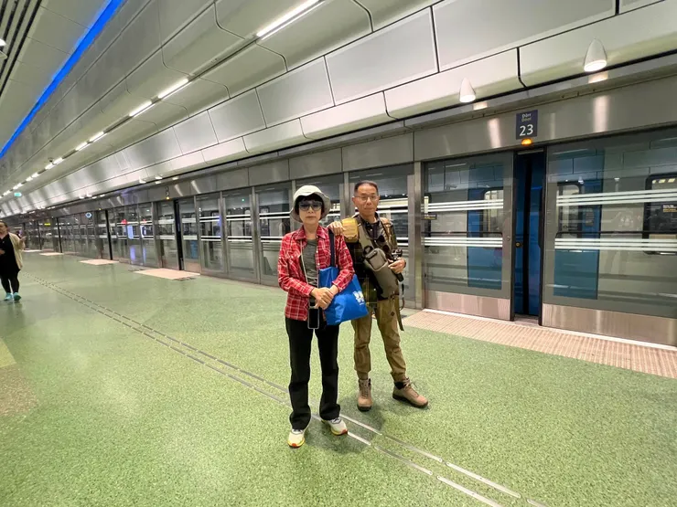 Odenplan通勤火車站，月台跟台灣捷運很相似有門。