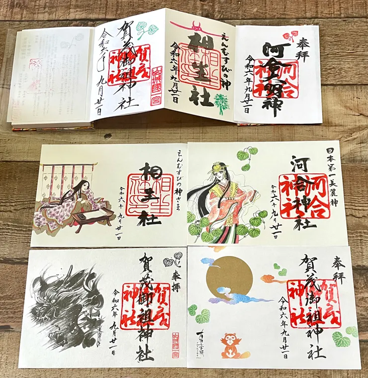 除了御守，由巫女親筆寫下的御朱印也是很棒的收藏。