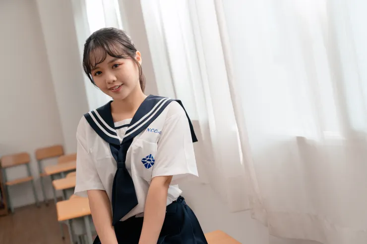 茶色影業合作女優-溫芮欣