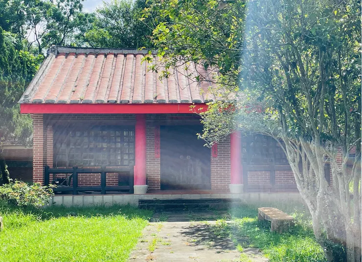 翼房。
