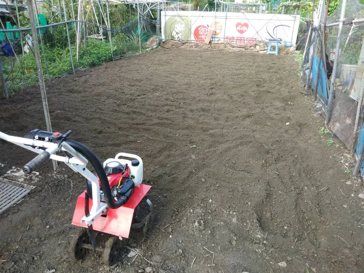 終於把土鬆動了