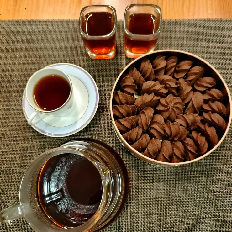 【十幾年來愉悦相伴無數閒逸晨午！2025/1/27，小年夜。】