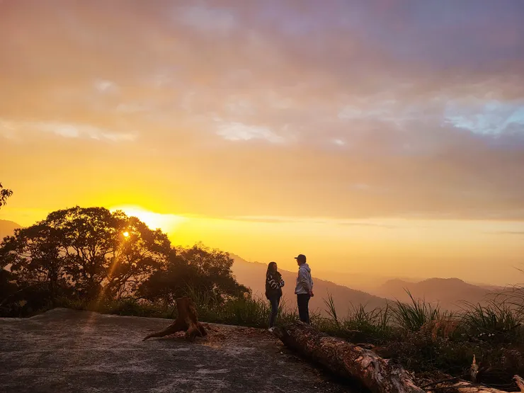 隊友們攞拍，來幫民宿拍意象廣告