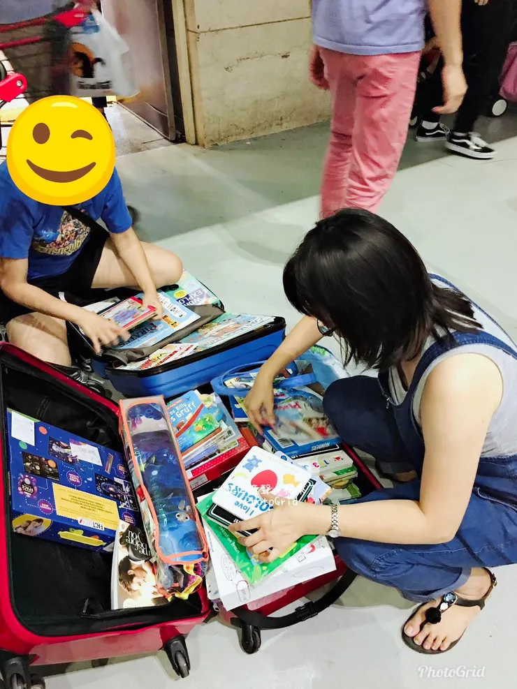 然後你會發現進得去出不來，因為行李箱很容易就爆了，尤其是初次參展的朋友請斟酌。