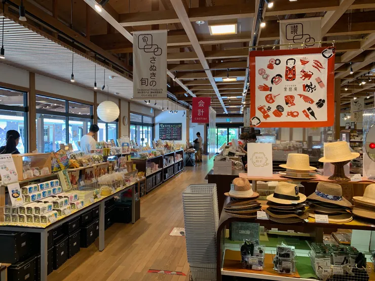 應有盡有，香川各地的特產都有。