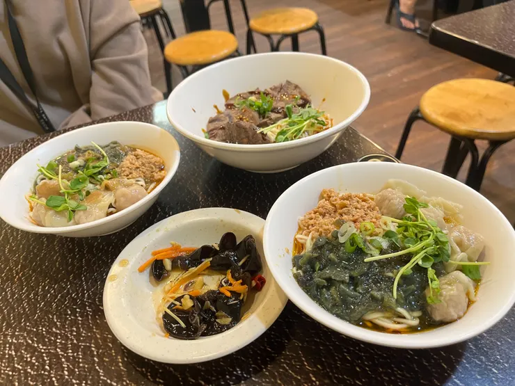 懶得拍特寫就直接開吃惹。