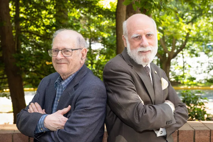 左 Bob Kahn，右 Vint Cerf。圖片來源（NorthernVirginia）