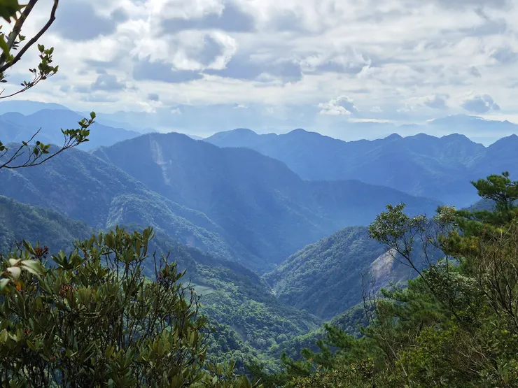 眺望谷關七雄稜線