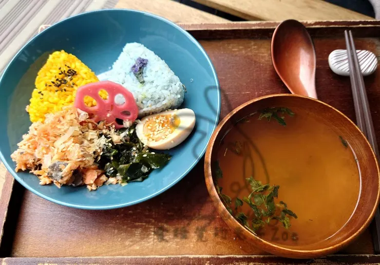 鹽漬鮭魚湯泡飯 NT.250