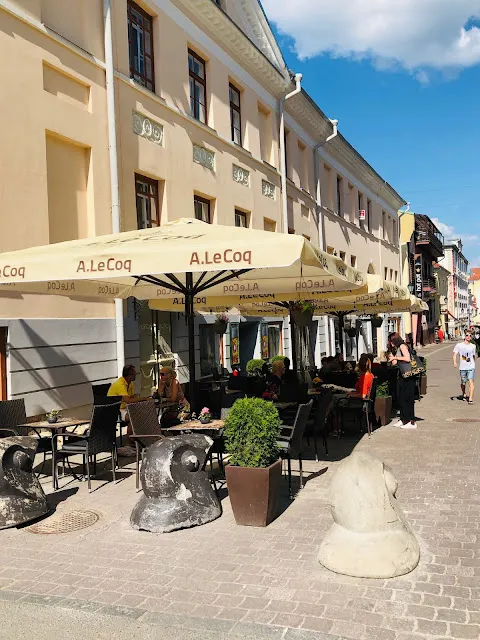 隨處可見的戶外咖啡館