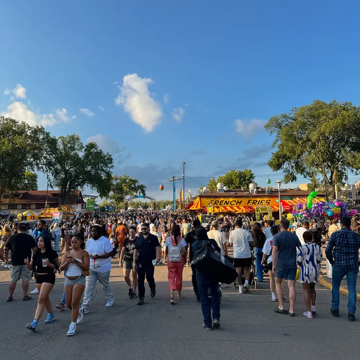 State Fair的人潮2025年總參觀數190萬人次，當日紀錄最高達22萬人次