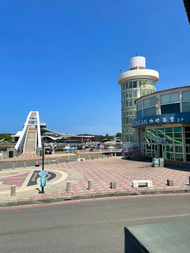 觀海橋與觀光漁市
