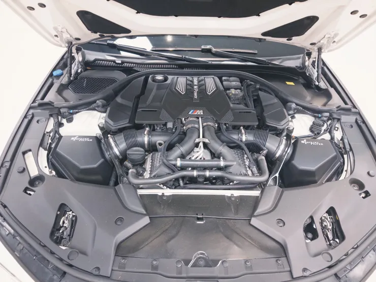 中部水果貿易年輕企業主正式入手 BMW F90 M5!交車前完成原廠檢查與 GOO 第三方鑑定,完整解析性能外匯車交車流程與安心購車關鍵。