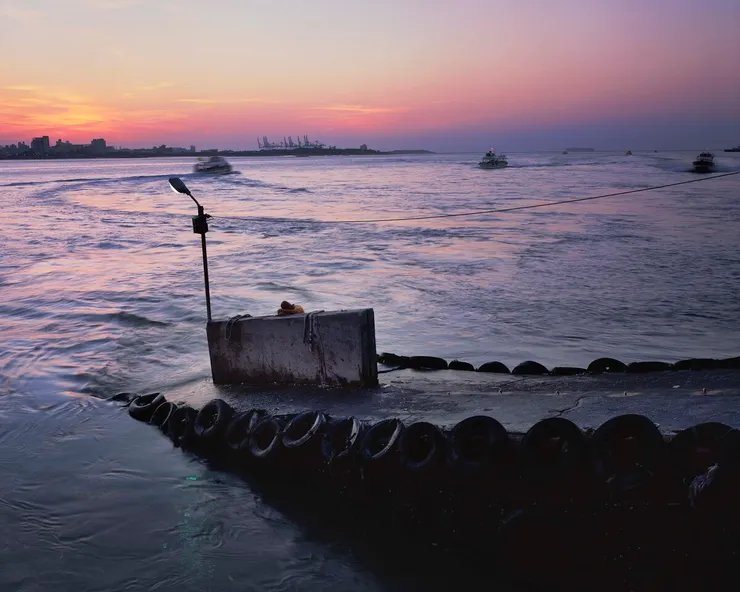 沈昭良《漂流：序曲》系列作品之一。圖片來源：La Vie