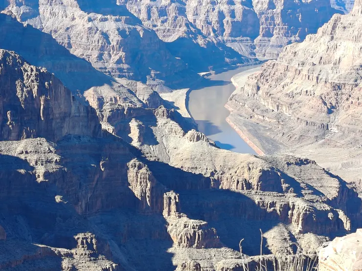蝙蝠崖遙望之古科羅拉多河河床