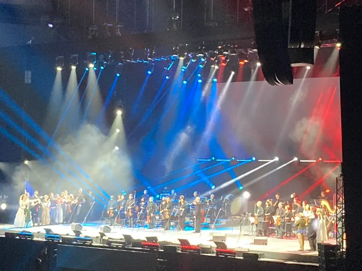 燈光效果也配合得很恰當!真的很喜歡這場音樂會!