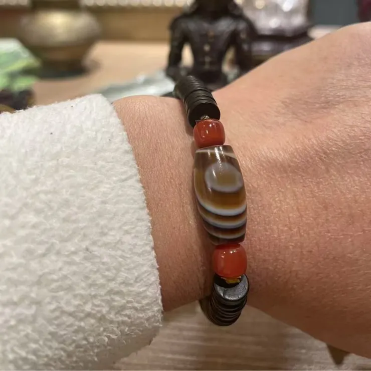 老纏絲瑪瑙一眼天珠配南紅2