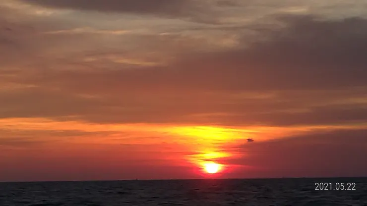 日落河濱弄霞絳，自拍攝