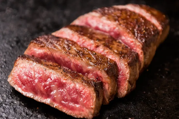 專業分切和牛每一片肉，用心和牛燒烤