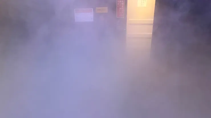 在裡面也會不自覺緊張起來。