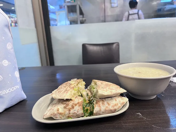 韭菜盒子｜高麗菜盒｜小米粥