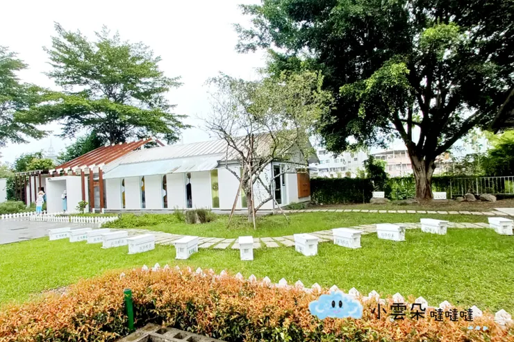 解說館側邊的蜂箱