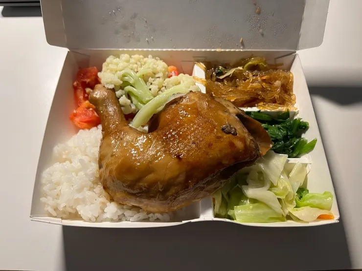 滷雞腿飯少。